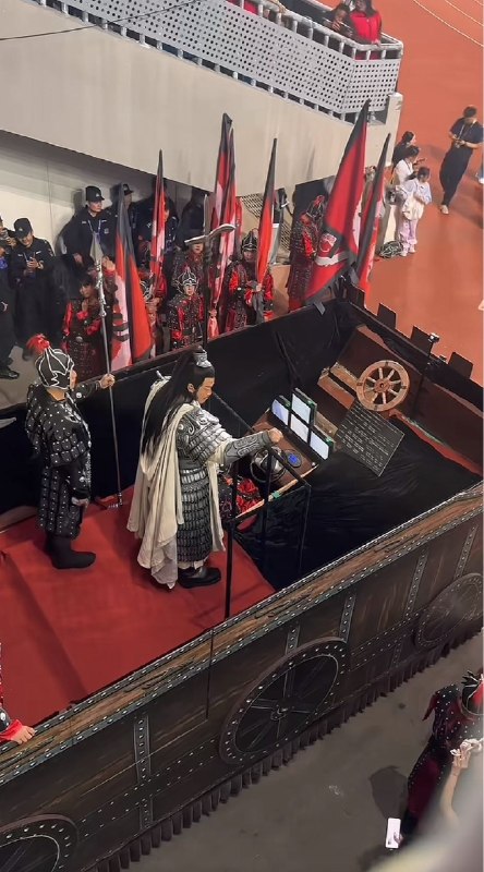 Q_Z: jandan.net/t/6129931OO: 143 XX: 11掩面而逃: 这人的经济人倒是做得一手好牌，把这位演员跟