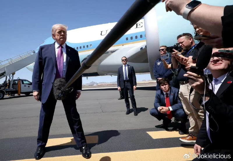 杯面骑士: jandan.net/t/6128650OO: 127 XX: 3天天爱运动: 特朗普：看我大调查的世界哇哇叫OO: 66, XX: 1蛋友1111: 这能拿什么摄影奖OO: 30, XX: 0AA学妹兼职全国可飞: 让我听听你还有什么屁放👂OO: 18, XX: 1有梦想的咸鱼: 蛋友1111哈苏的摄影奖，他们评委看重照片讲故事，通过摄影师的视角重新解构现实OO: 9, XX: 0